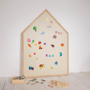 2. Sortering – Magnettavle med egetræsramme – Vanilla