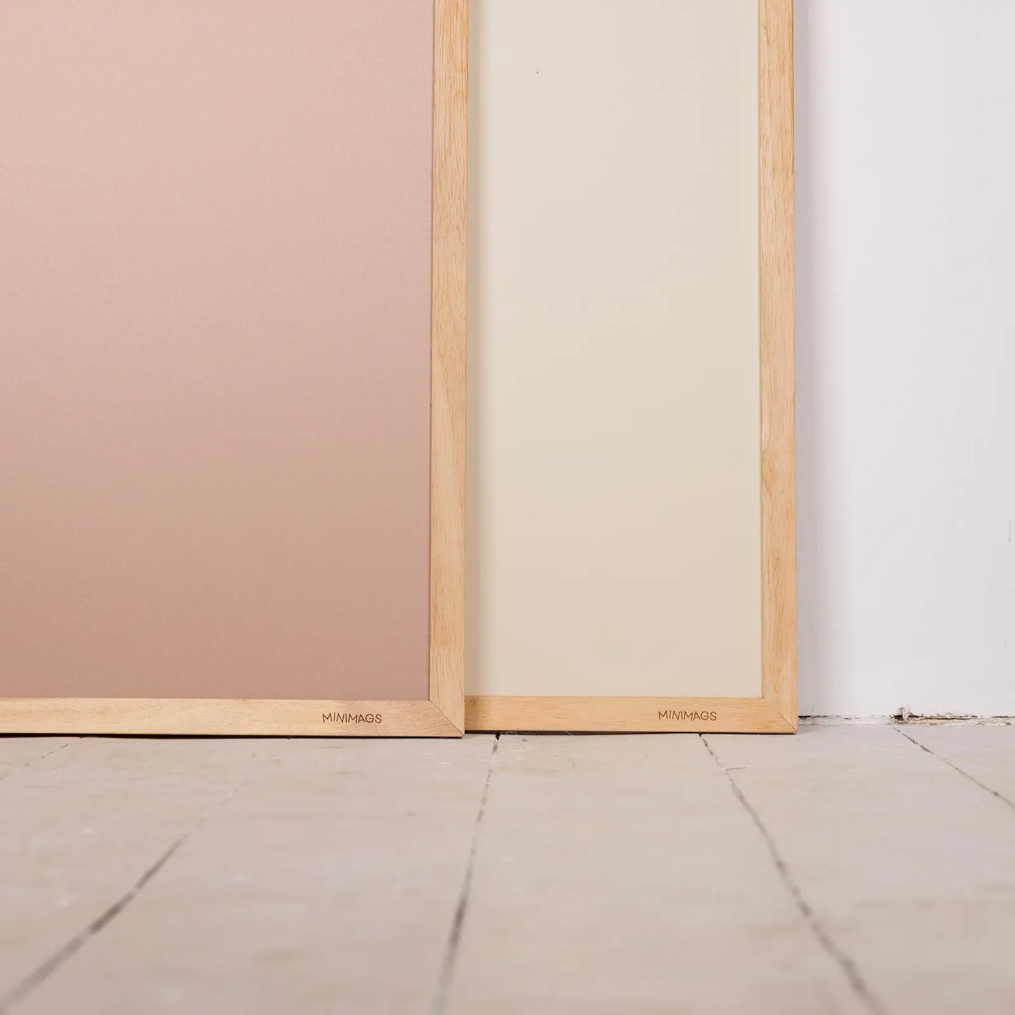 Magnettavle med egetræsramme - Warm Blush