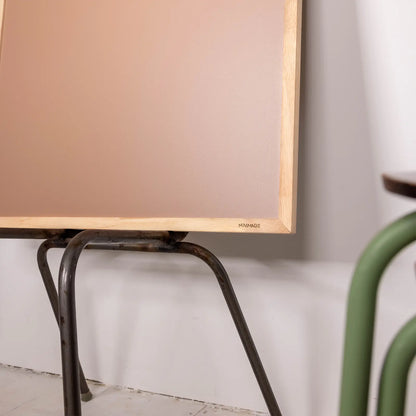 Magnettavle med egetræsramme - Warm Blush