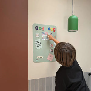 Flytbar magnettavle – Sage Green, 34×47 cm