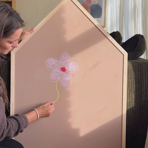 2. Sortering – Magnettavle med egetræsramme – Warm Blush