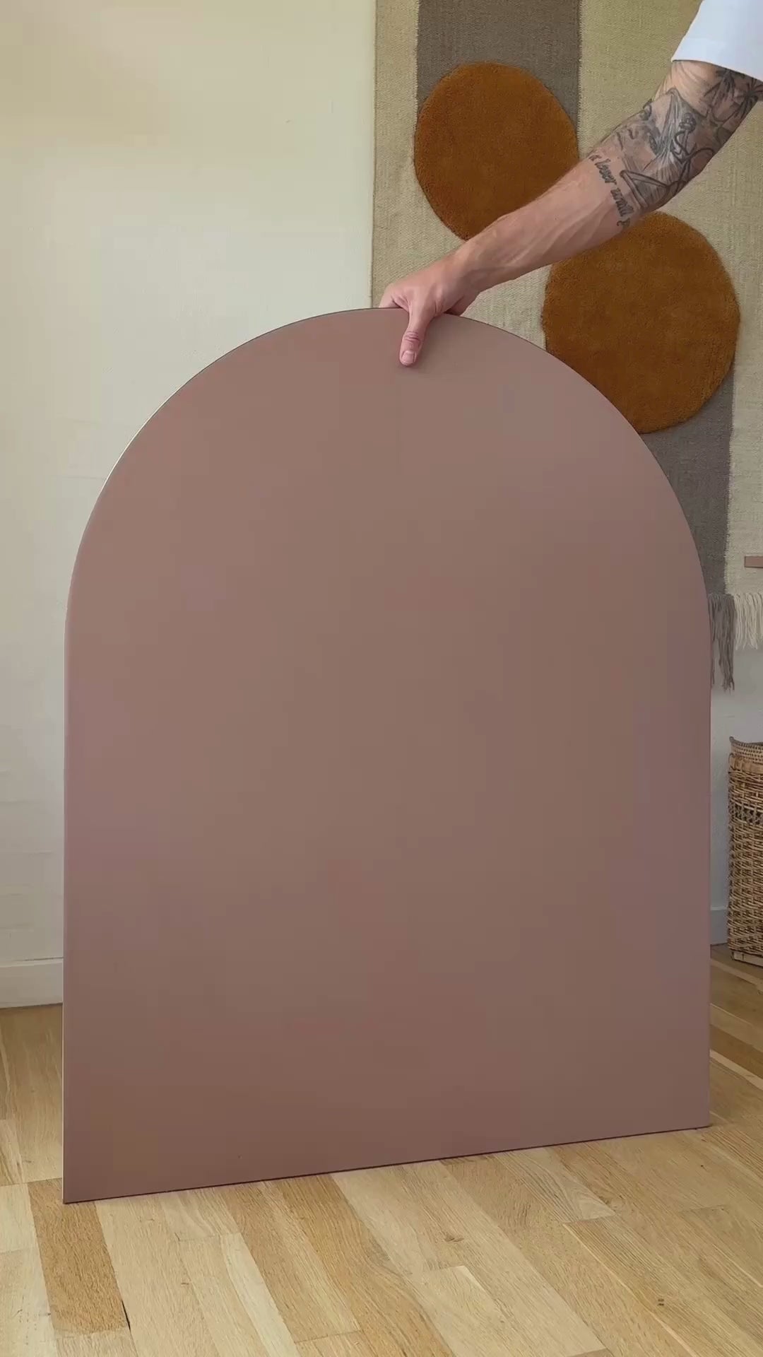 Indlæs video: Ønsker du at bringe den magnetiske verden hjem, selvom din væg ikke egner sig til vores selvklæbende MagBoard?
